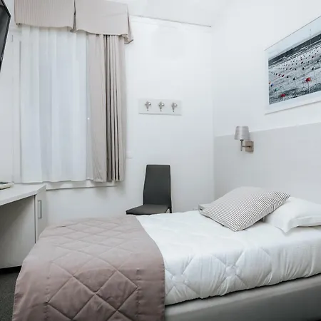 Luna Hotel